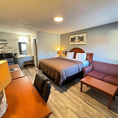Ozark Inn & Suites Екстер'єр фото