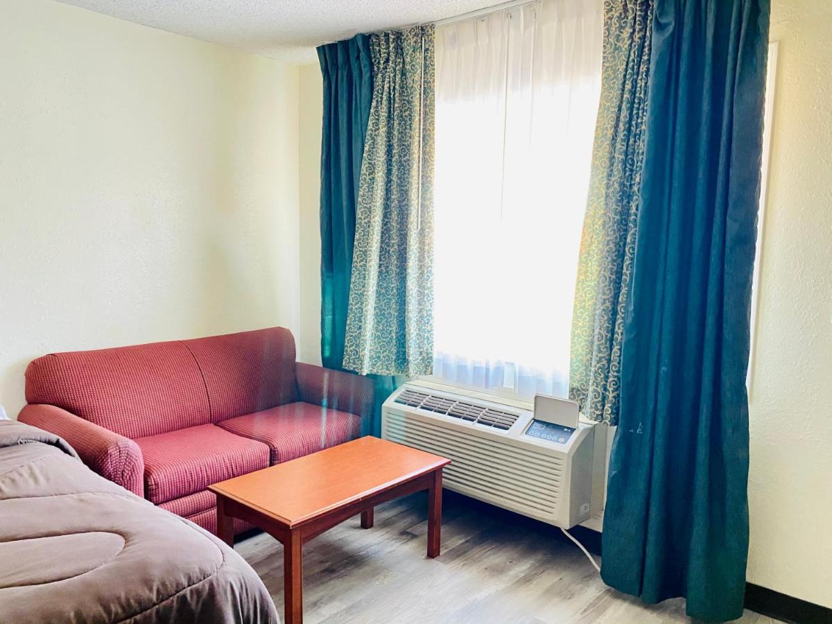 Ozark Inn & Suites Екстер'єр фото